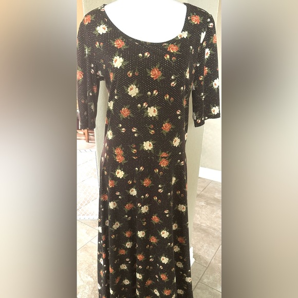 EUC LulaRoe Ana long Maxi 2XL floral print shoulder-hem 60”pit2pit 21” stretch - Picture 7 of 7